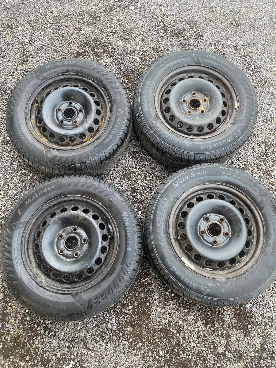 Matador Nordica 195/65R15 na plechovych diskoch 5x112