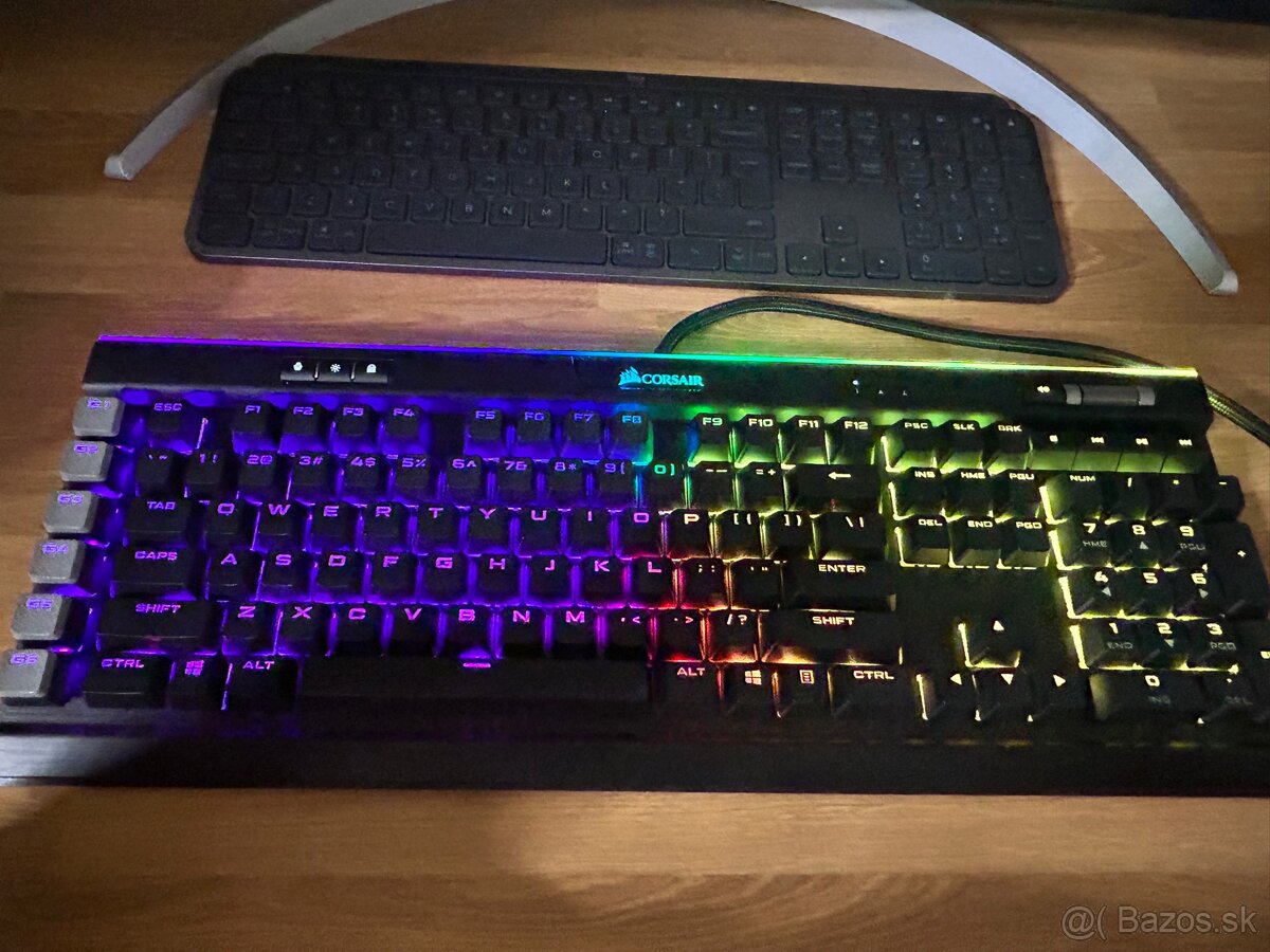Klávesnica Corsair K95 RGB Platinum XT