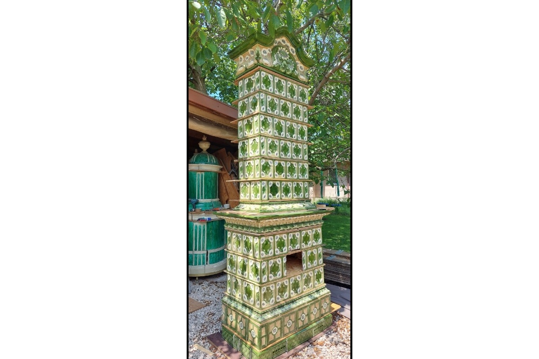 Kachlova pec starožitná