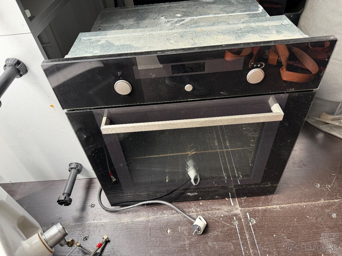 Vstavana rúra Whirpool