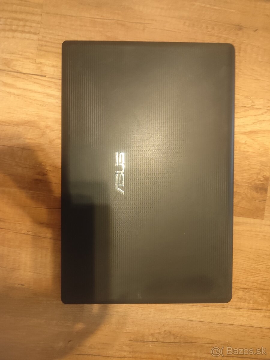 Notebook ASUS X55A, bez HDD, 1 vada