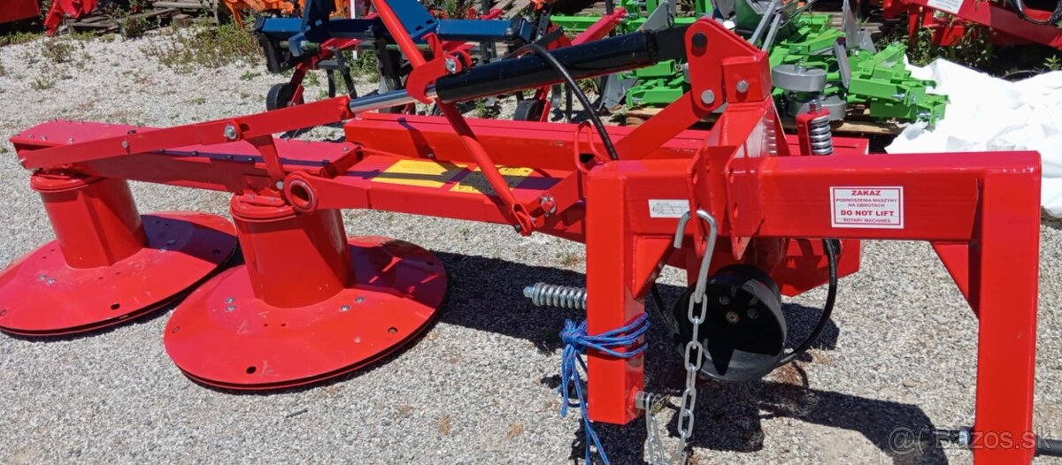 Hydraulické sklápanie bubnovej kosačky180,165,135