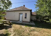 Ponúkam na predaj 3-izbový rodinný dom v obci Trhová Hradská