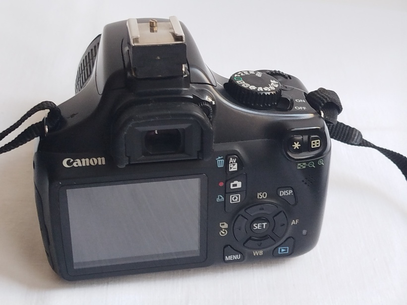 Canon EOS 1100D a Objektív EF-S 18-135mm - znížená cena