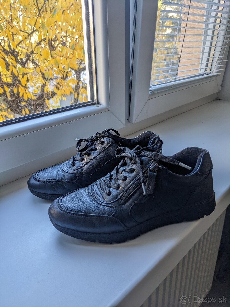 Jesenné kožené tenisky, veľkosť 38