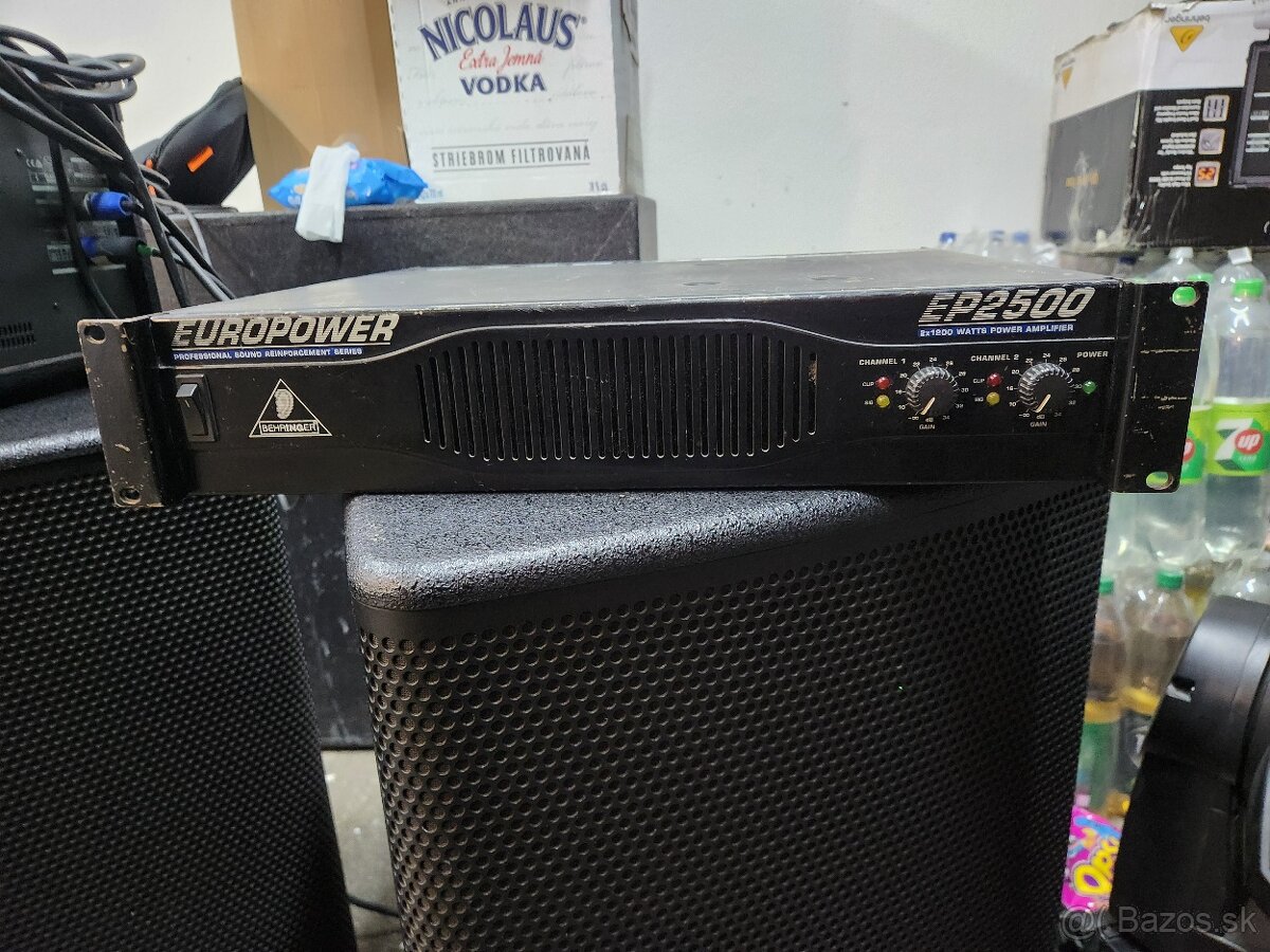 Behringer EP2500 – Výkonový zosilňovač