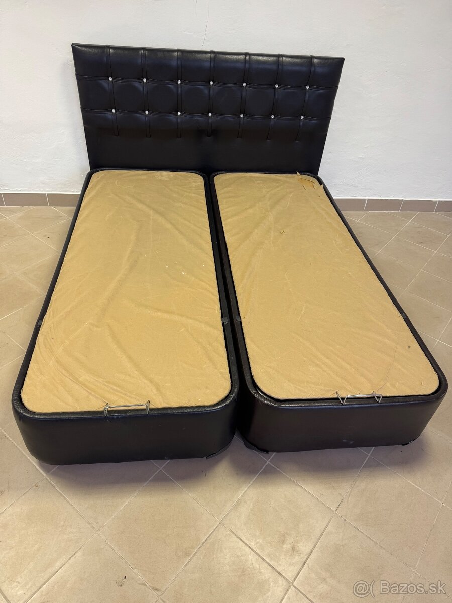 Manželská posteľ – čierna, moderná, s vysokým čelom