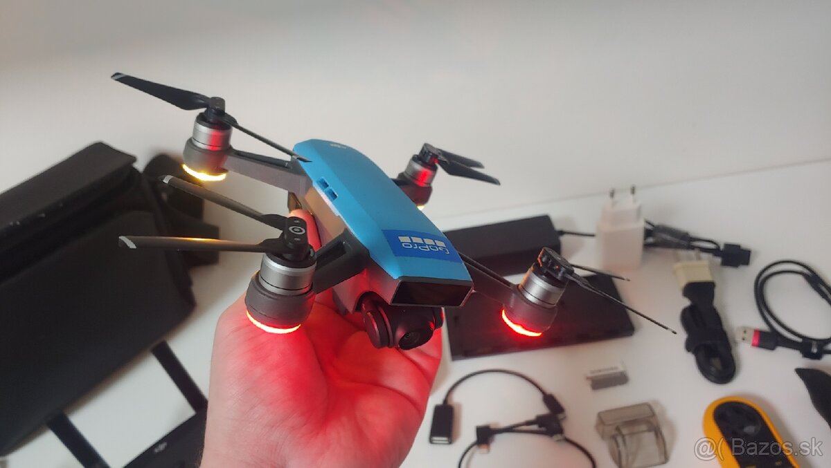 Dron DJI Spark Fly More Combo