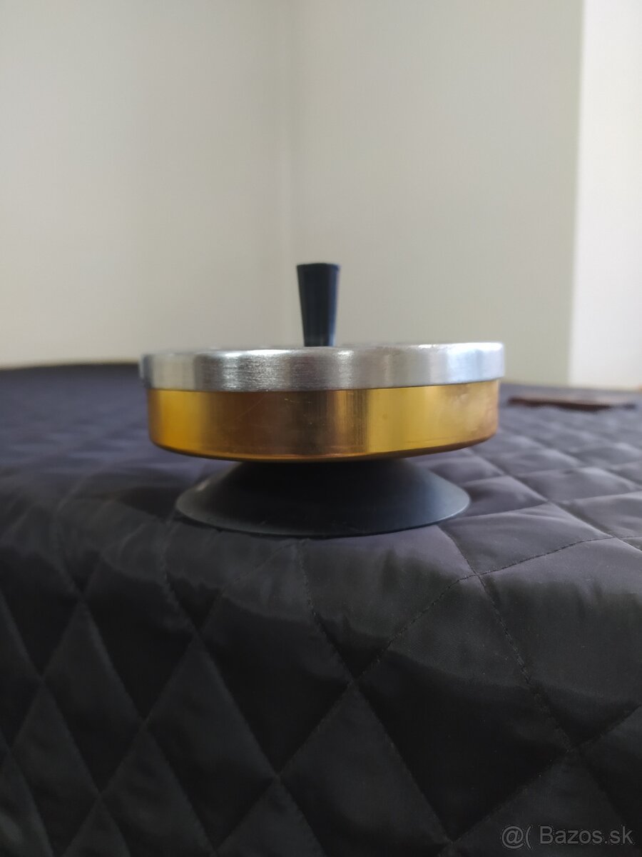 Popolnik 70 roky,gilotinka na cigary