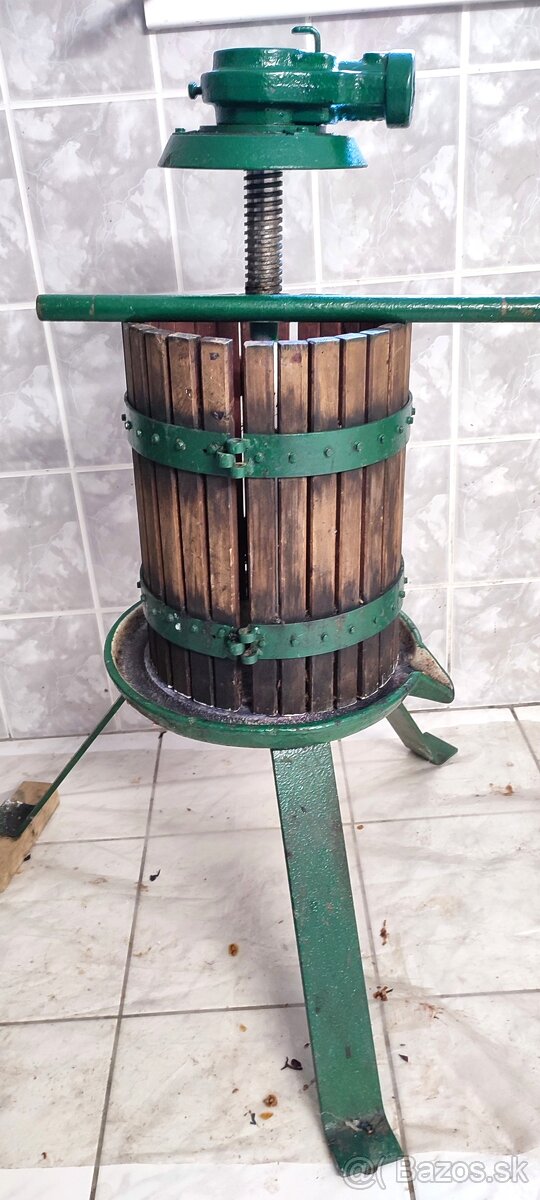 Lis a mlynček na hrozno (ovocie)