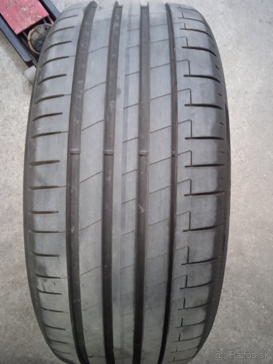 275/50 R20 NOVE PIRELLI 4KS