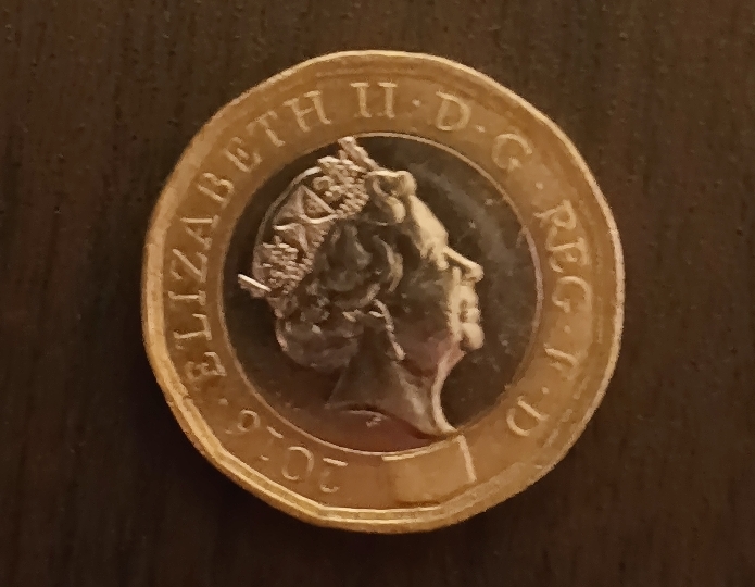 Predám one pound Elizabeth r. 2016