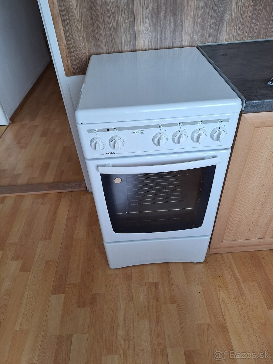 Predám plynovo elektricky šporák MORA 2476