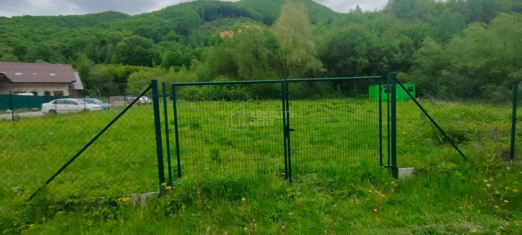 Predaj: Krásny rekreačný pozemok v Kraľovanoch v blízkosti Š