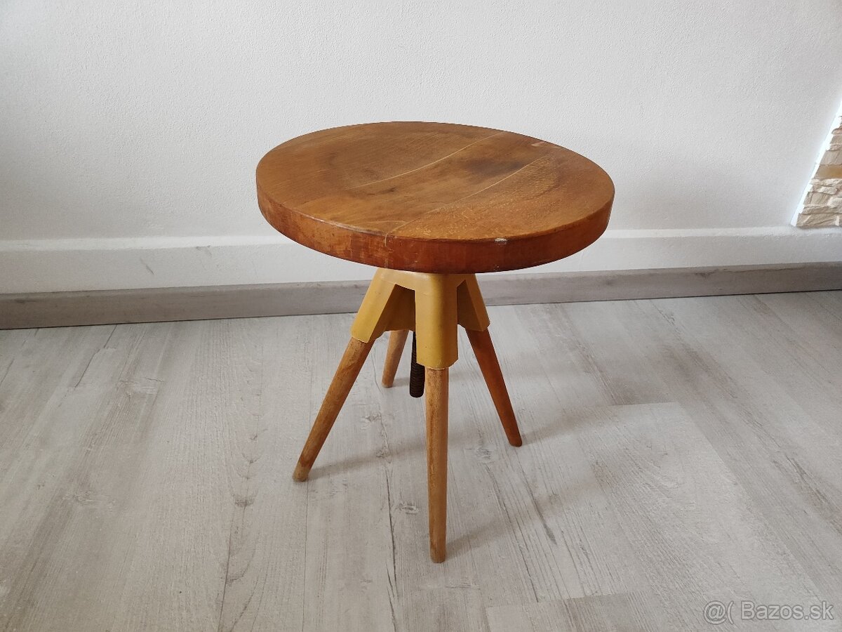 Retro otocna stolicka ku klaviru- darujem