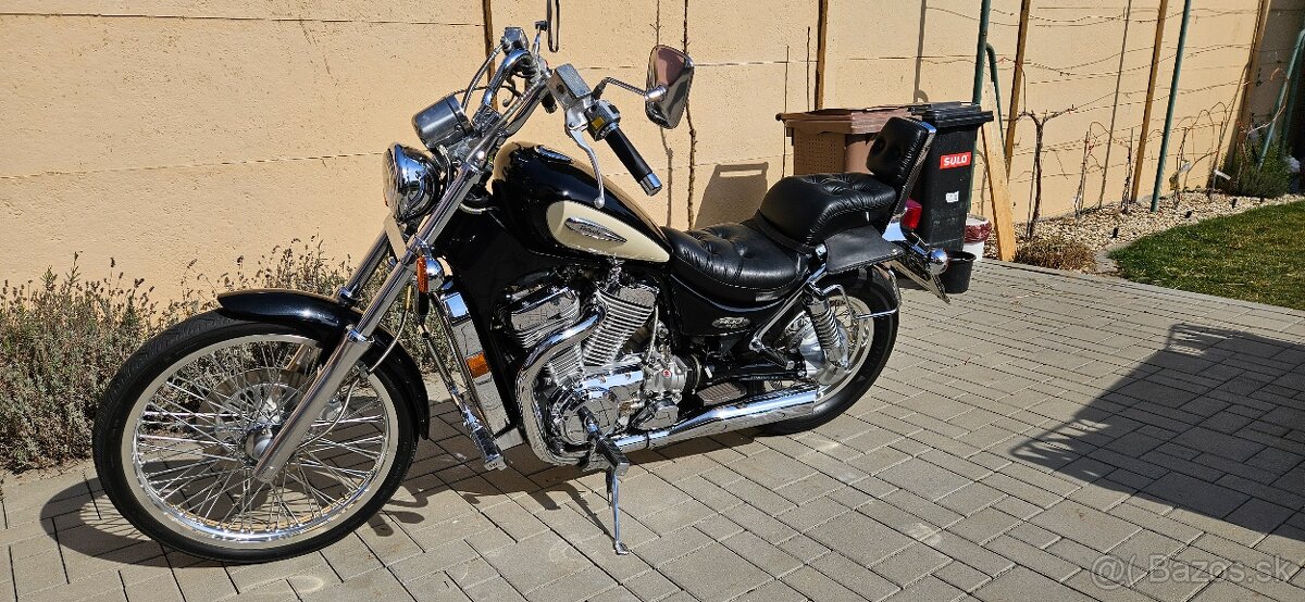 Suzuki Intruder 800