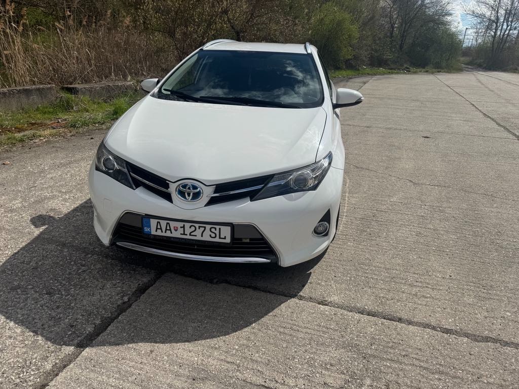Auris hybrid TS combi 1,8, SK vozidlo