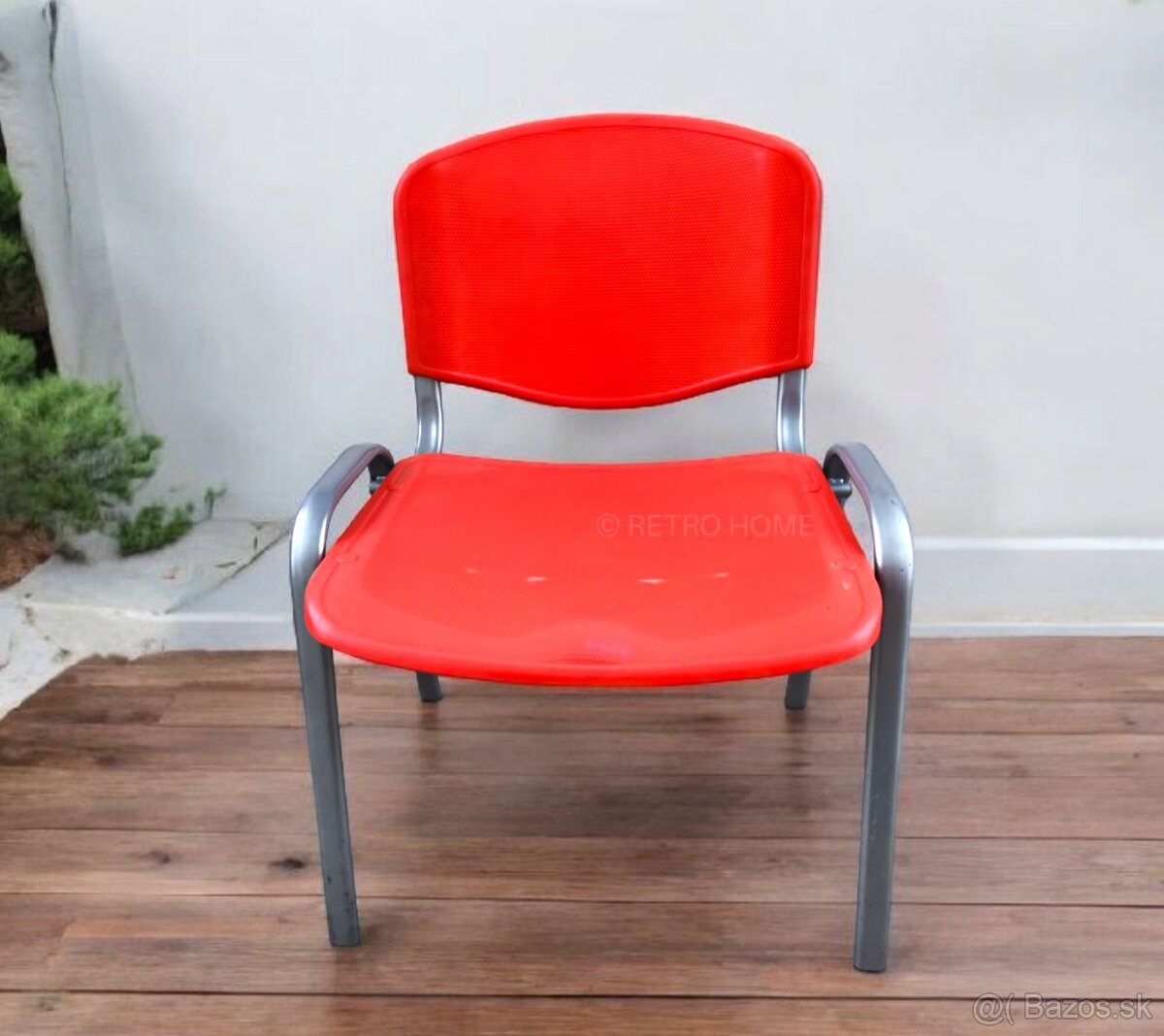 Konferenčné plastové stoličky