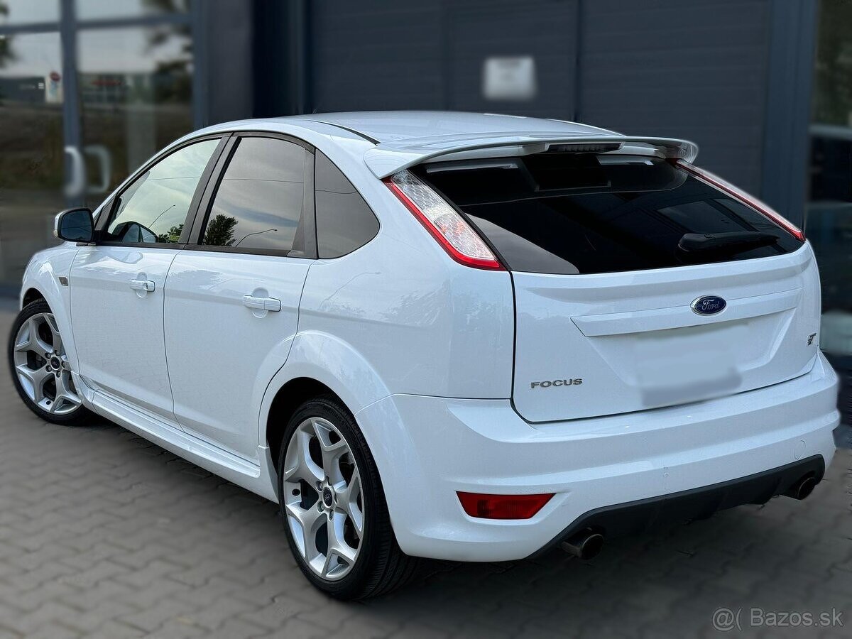 Kúpim nárazník na ford focus mk2 fl ST alebo Zetec S
