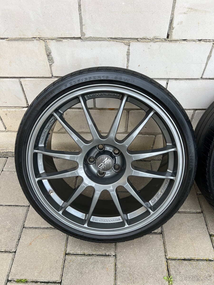 OZ racing superleggera r19