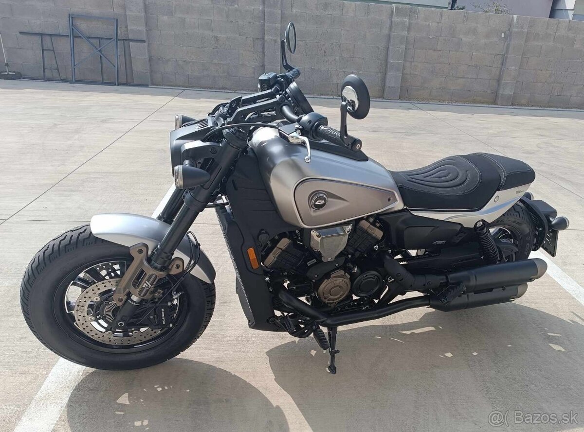 QJMOTOR SRV 600V.