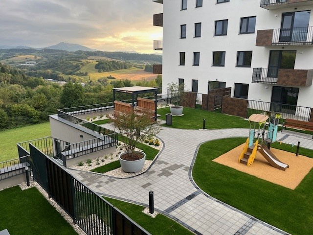 Moderný 2-izbový byt s veľkým balkónom, výhľadom a možnosťou