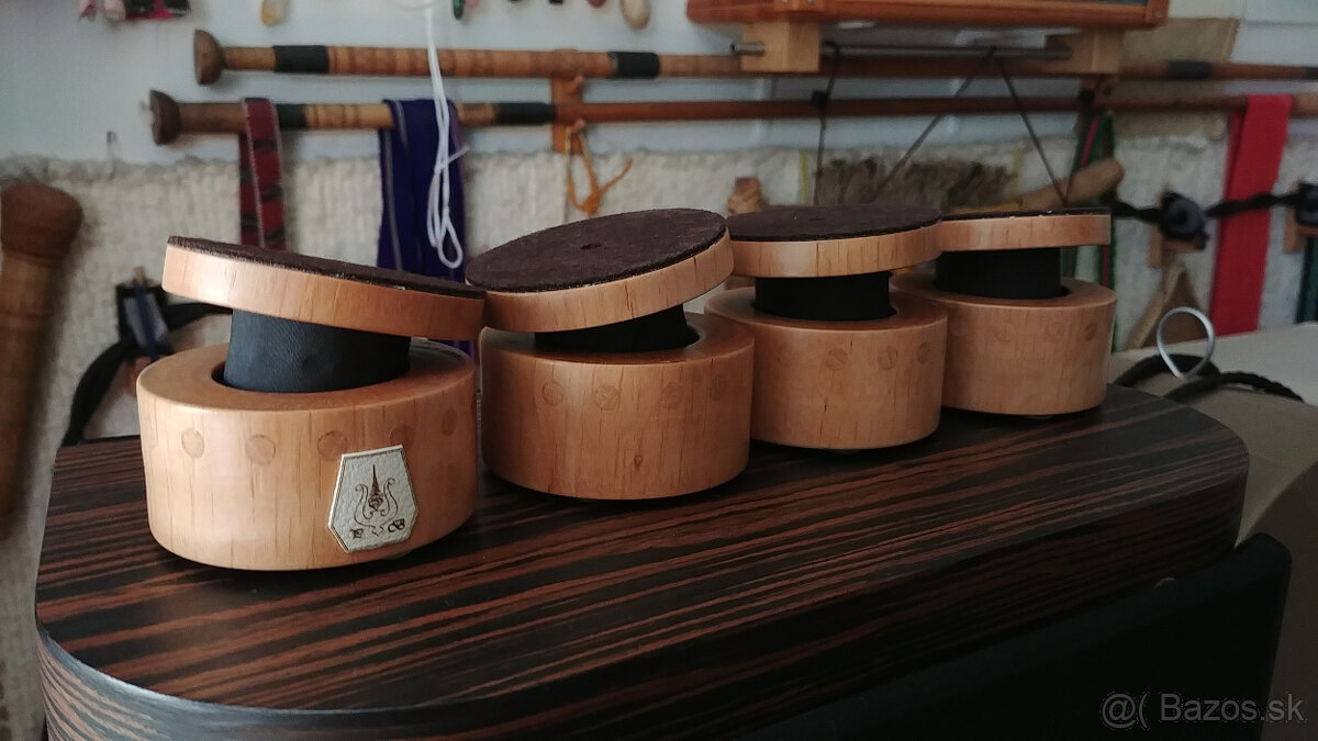 Predám DIY robené antivibračné nohy pod lampové zosilovače.