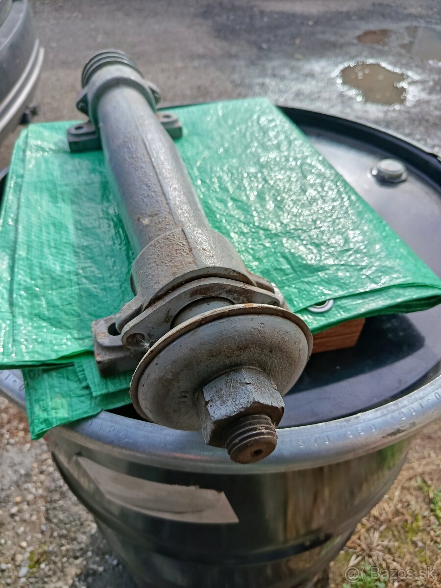 Hriadeľ, oska na cirkular, štiepačku.