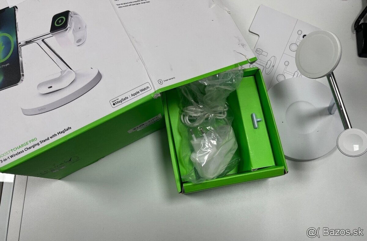 Belkin BoostCharge PRO MagSafe 3v1 biely