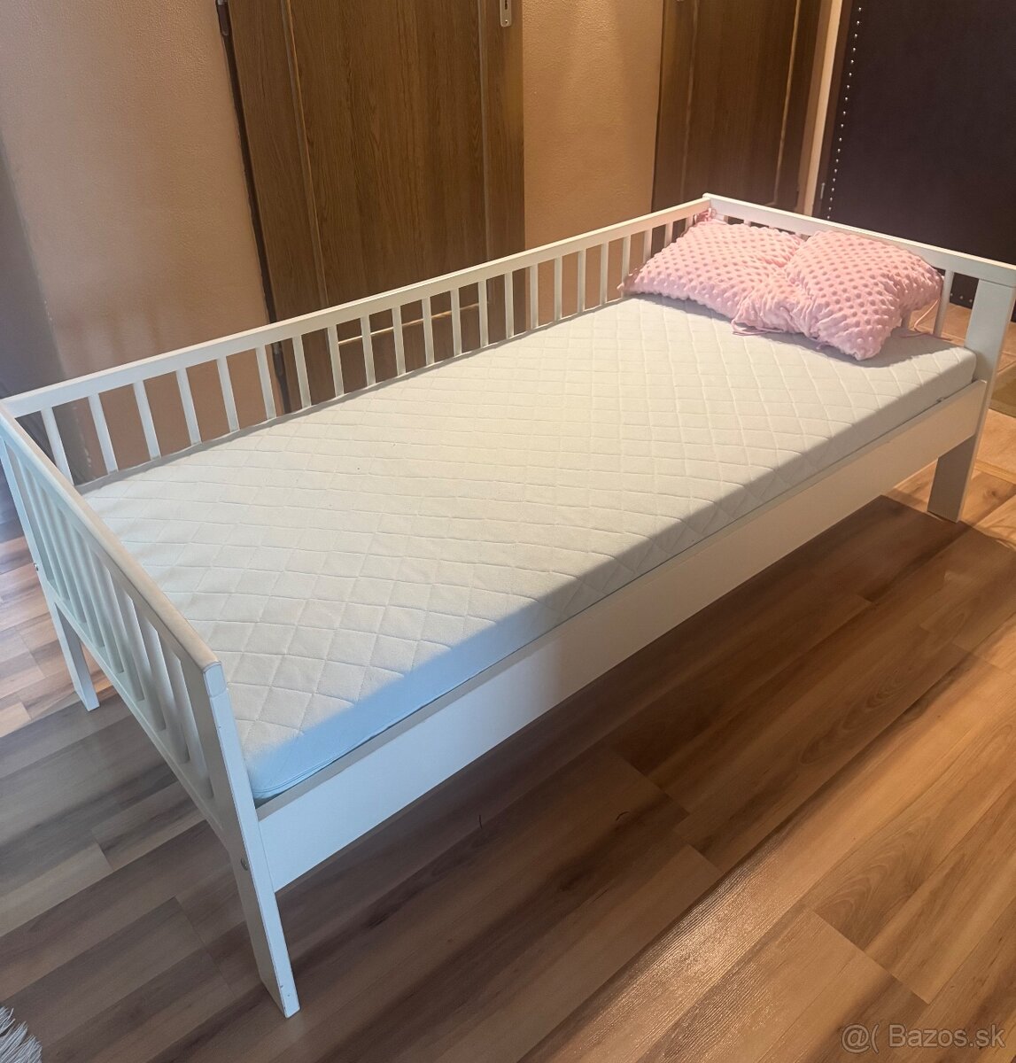 Detská postieľka s matracom