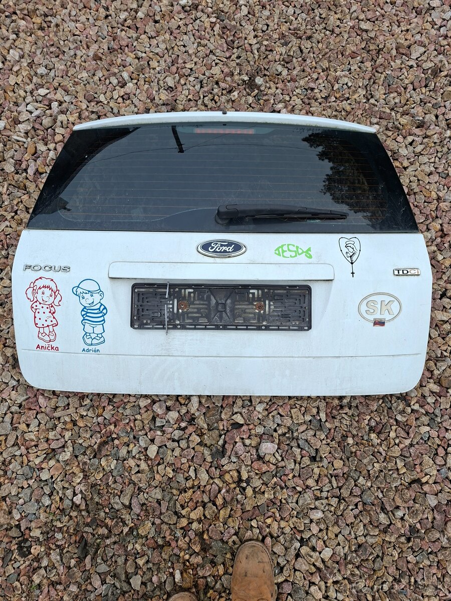 Kufrove dvere Ford Focus 2 combi facelift 2011