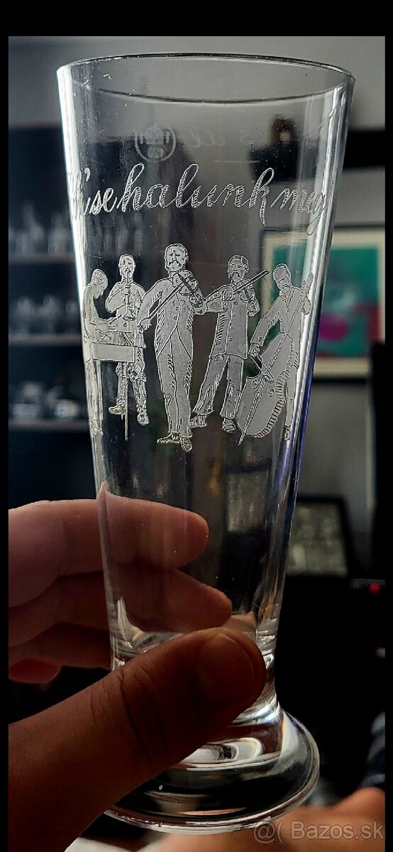 Starožitný rytý pohár na pivo
