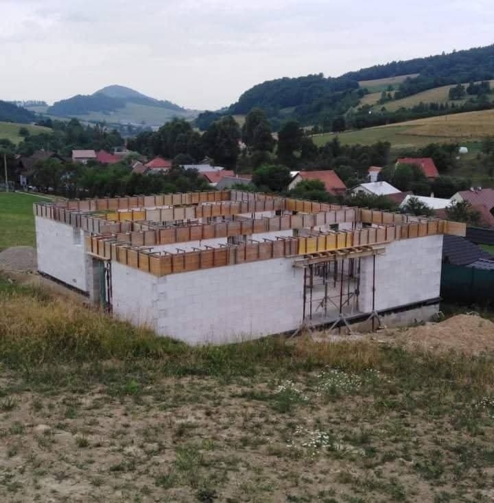 Realizujeme Veniec s debnenim zaklady .....
