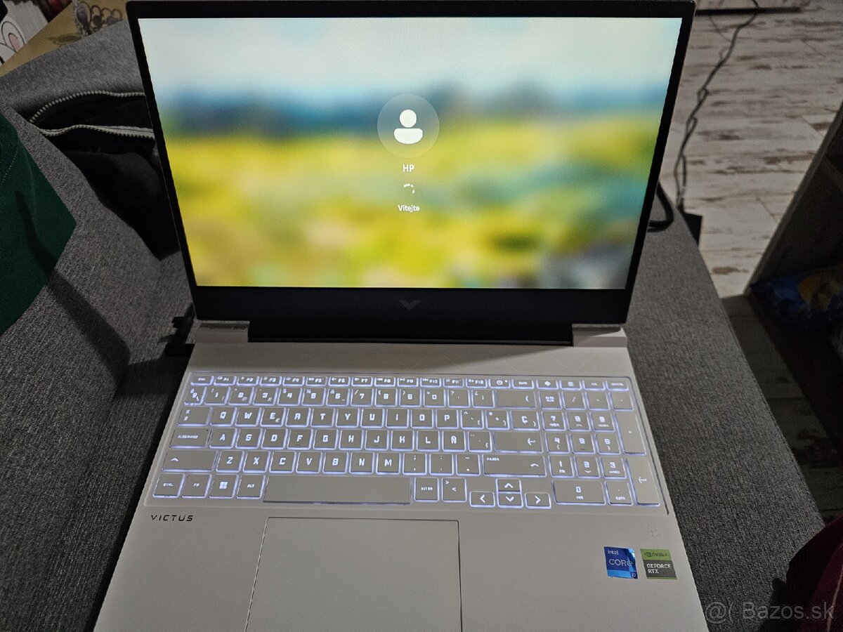 HP Victus herný notebook