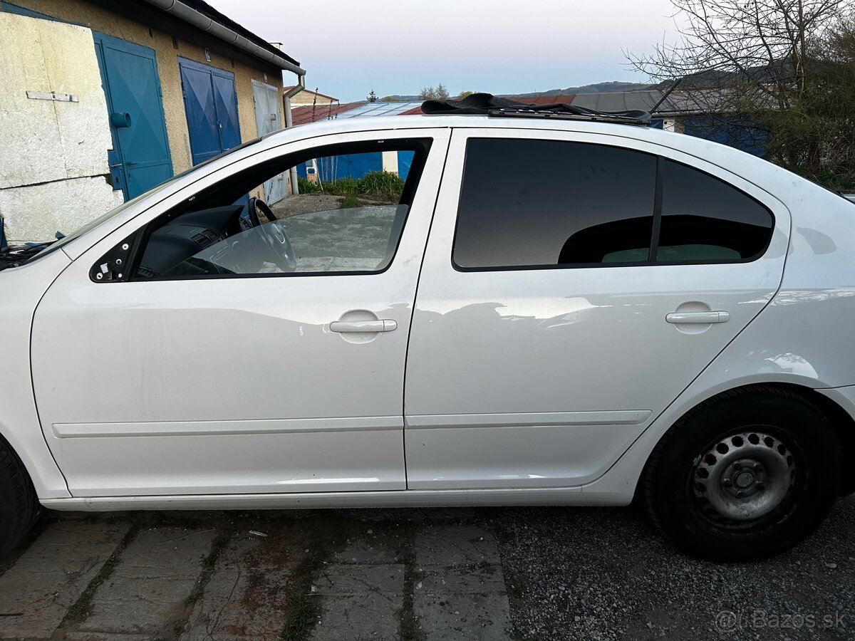 Škoda Octavia II Facelift Sedan - BIELA FARBA