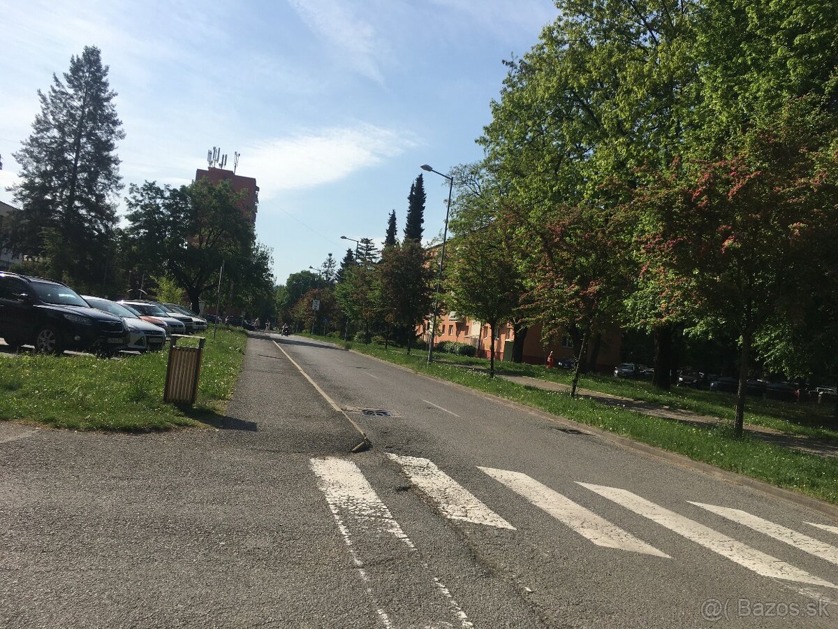 Predaj 3-IB s balkónom v Púchove.