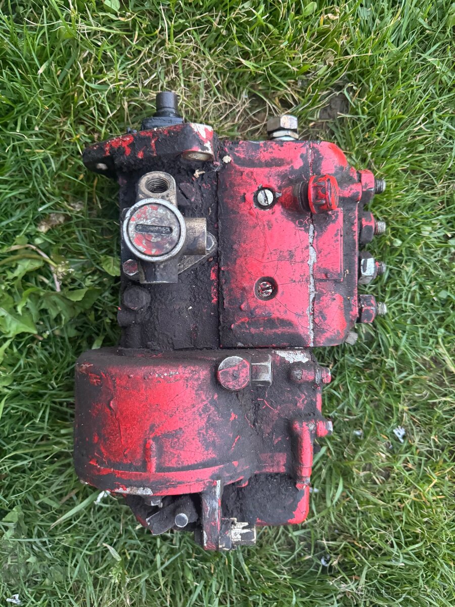 Vstrekovacie čerpadlo Zetor 2444