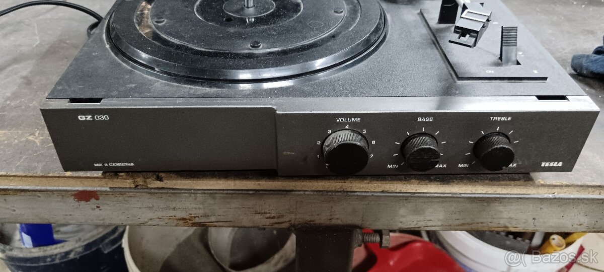 Gramofon TESLA