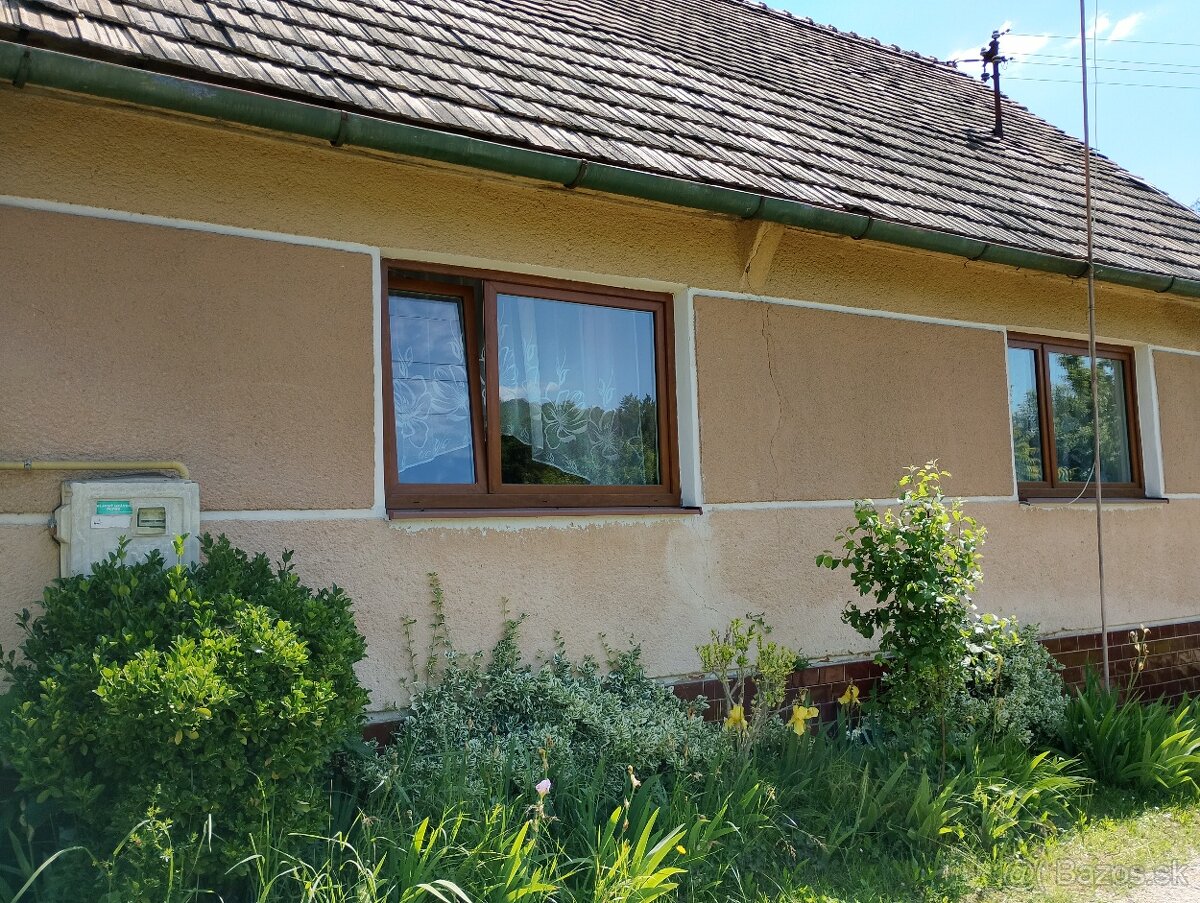 Rodinný dom vhodný na chalupu pod horou v okrese Poltár.