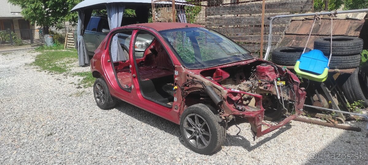 Karoséria z nápravami Peugeot 206