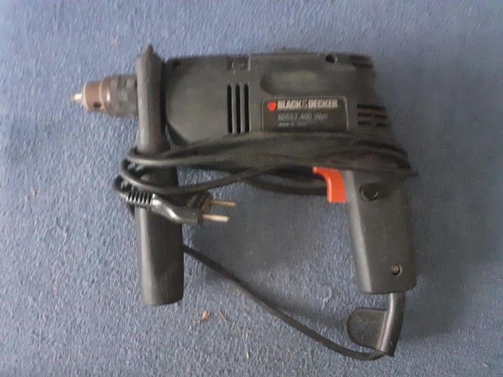 Vŕtačka s priklepom Black & Decker 400 wattov