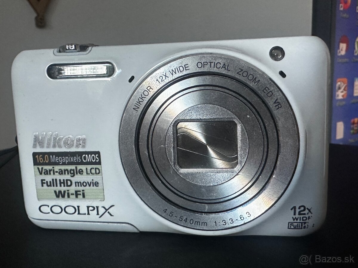Nikon Coolpix S6600 top stav