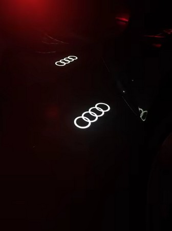 LED projekčné svetlo do dverí AUDI