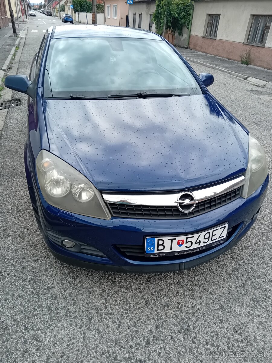 OPEL 1,6 GTC 77 KW BENZÍN.r.v.2005