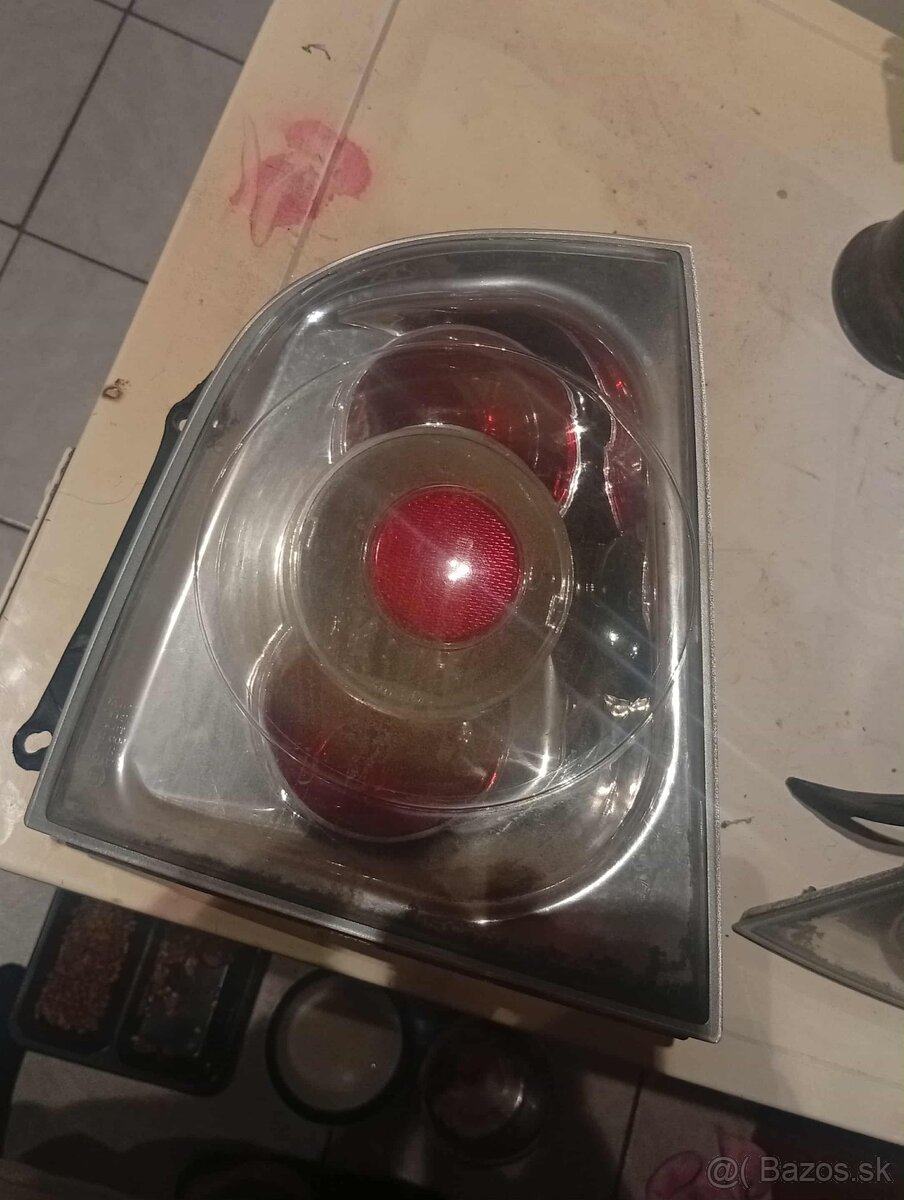 Predam zadne svetla čira optika octavia 1