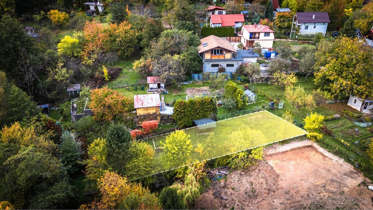 Záhrada s chatkou, výmera 478 m2 - Kavečany
