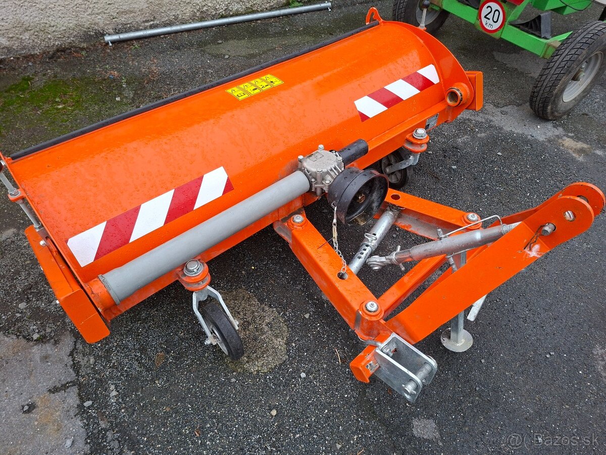 Agrometall ZM-1550 UZ Zametacia kefa za traktor