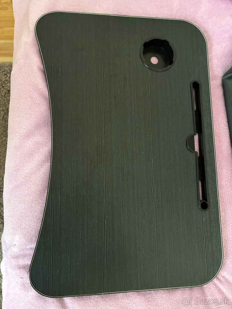 Predám skladací stolík na notebook