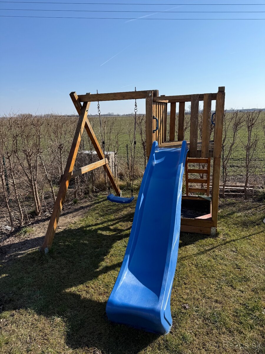 Drevené detske ihrisko