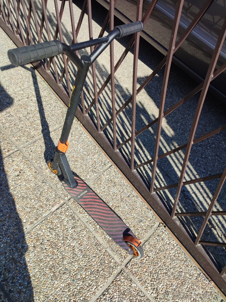 Kolobežka street surfing